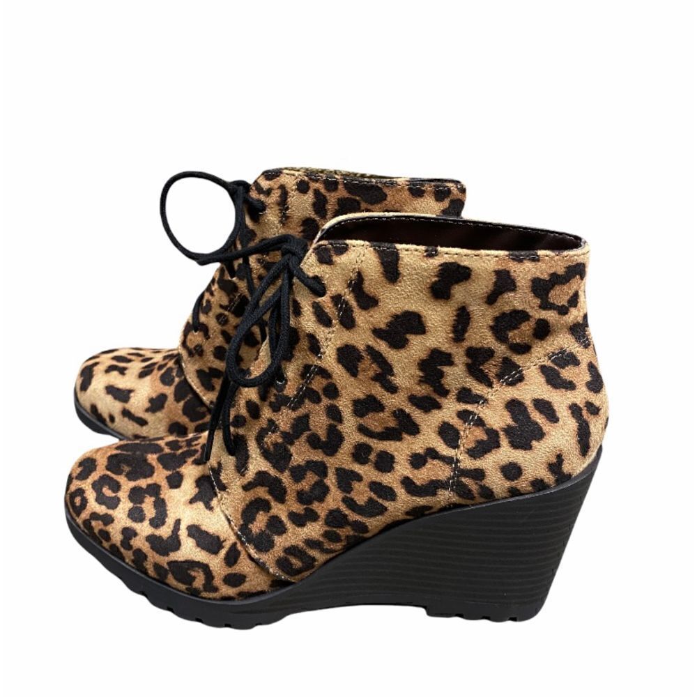 Soda Cheetah Faux Suede Print Lace Up Wedge Bootie NEW Size 6.5